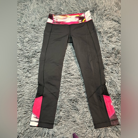 Lululemon‎ Pace Rival Crop Leggings Size 4 Black Pink - Picture 1 of 6